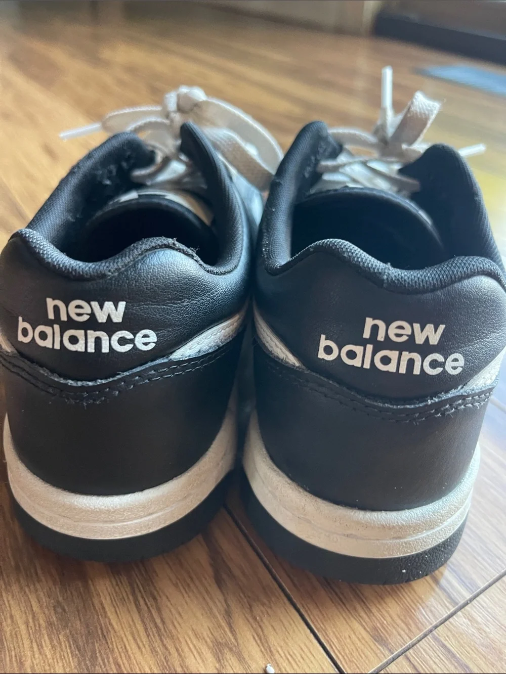 New Balance Kids 480 Low-Top Sneakers in White and Black